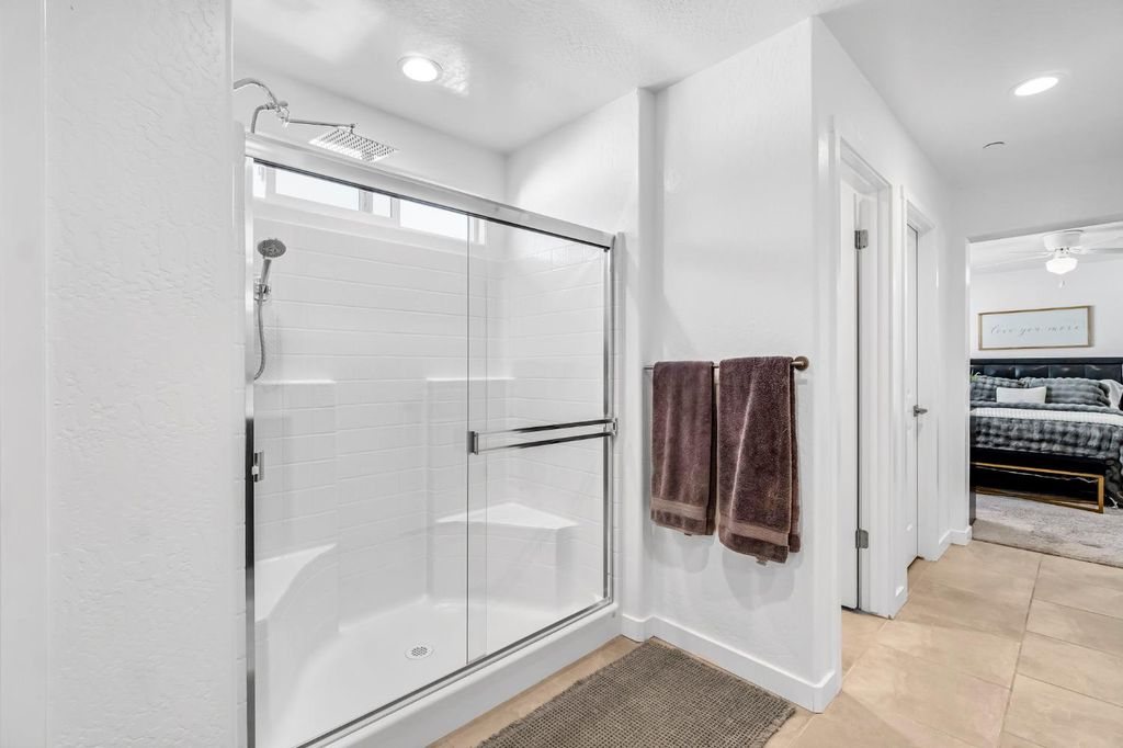 Image 30 of property listing at 367 Talus Way S, Madera, CA 93636