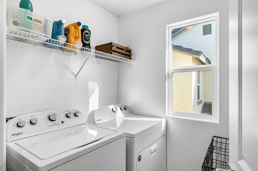 Image 31 of property listing at 367 Talus Way S, Madera, CA 93636