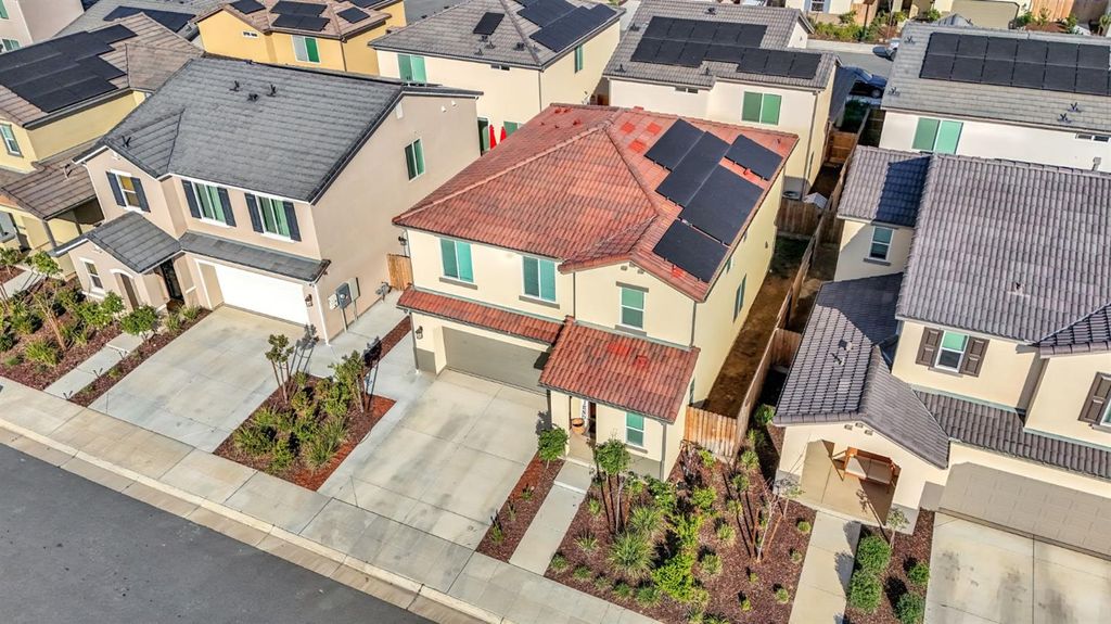 Image 36 of property listing at 367 Talus Way S, Madera, CA 93636