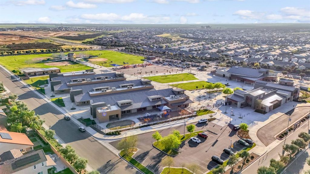 Image 40 of property listing at 367 Talus Way S, Madera, CA 93636