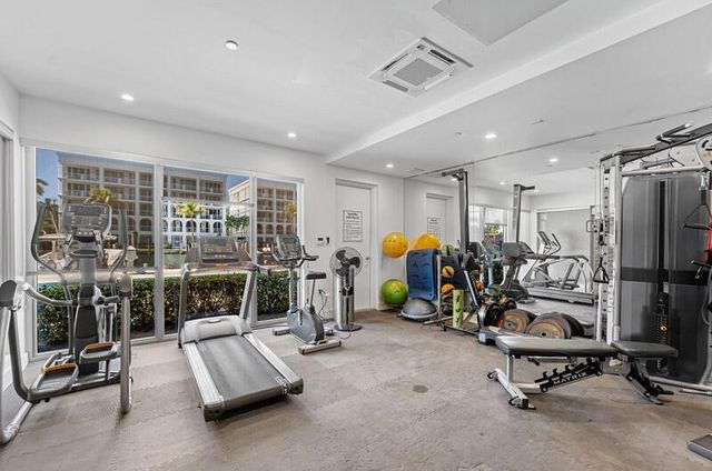41 Isle Of Venice Drive Ph 502, Fort Lauderdale, FL 33301