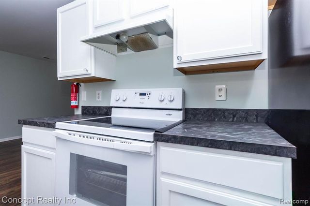 2851 Biddle Avenue, Wyandotte, MI 48192