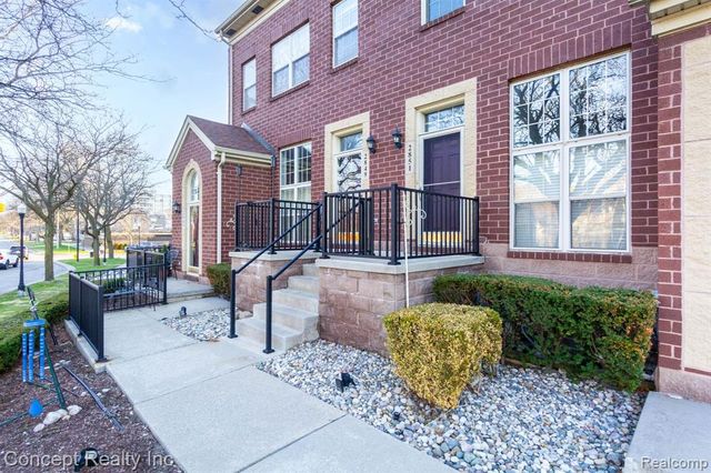 2851 Biddle Avenue, Wyandotte, MI 48192