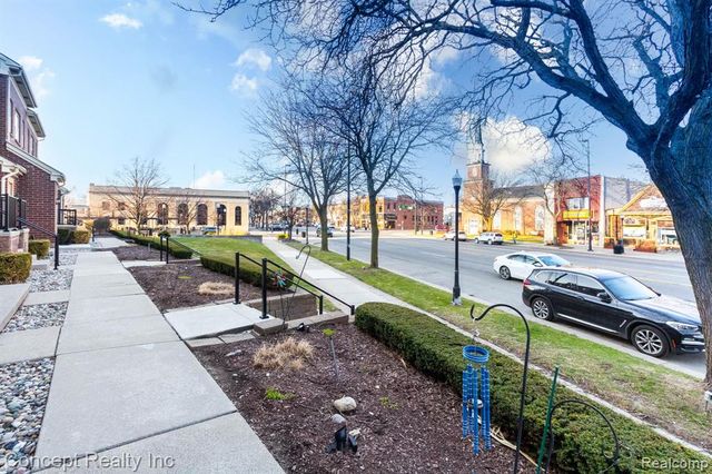 2851 Biddle Avenue, Wyandotte, MI 48192