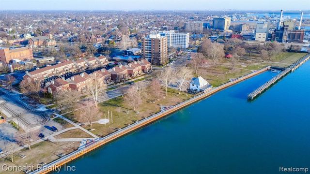 2851 Biddle Avenue, Wyandotte, MI 48192