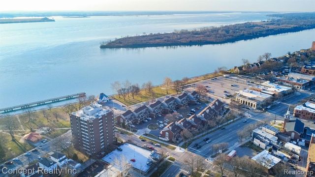 2851 Biddle Avenue, Wyandotte, MI 48192