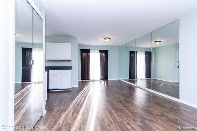2851 Biddle Avenue, Wyandotte, MI 48192