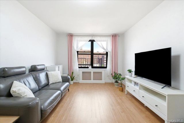 100-11 67th Road 421, Forest Hills, NY 11375