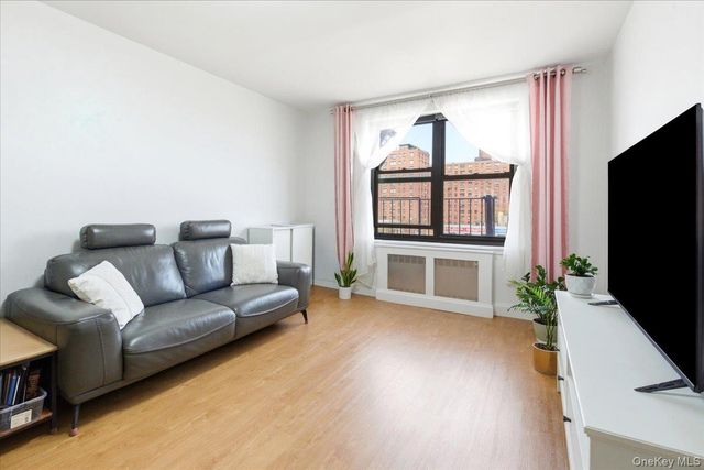 100-11 67th Road 421, Forest Hills, NY 11375
