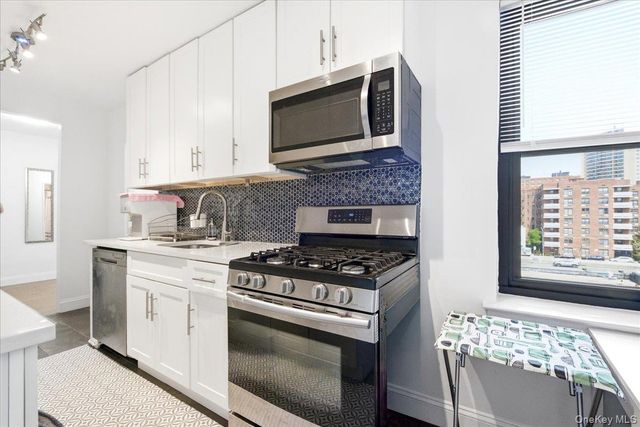 100-11 67th Road 421, Forest Hills, NY 11375