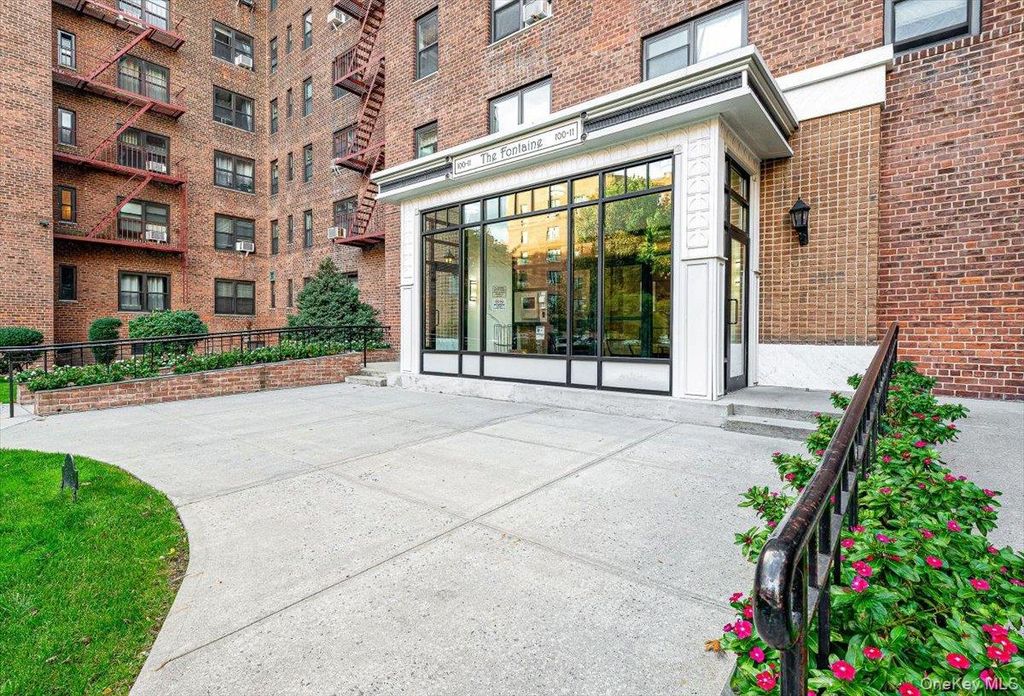100-11 67th Road 421, Forest Hills, NY 11375