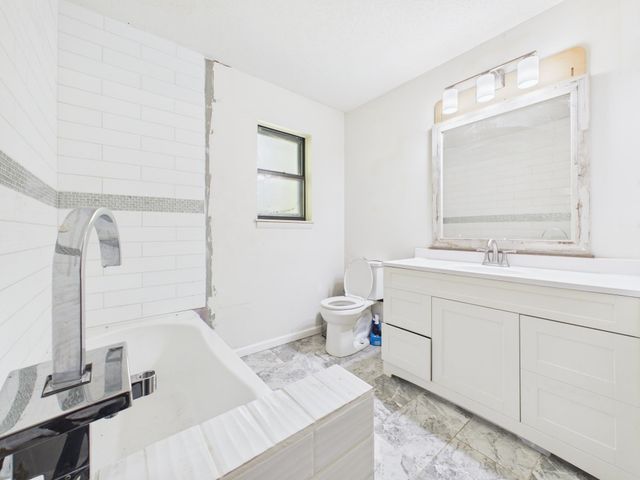 6861 E Trinity Cir, Wichita, KS 67211