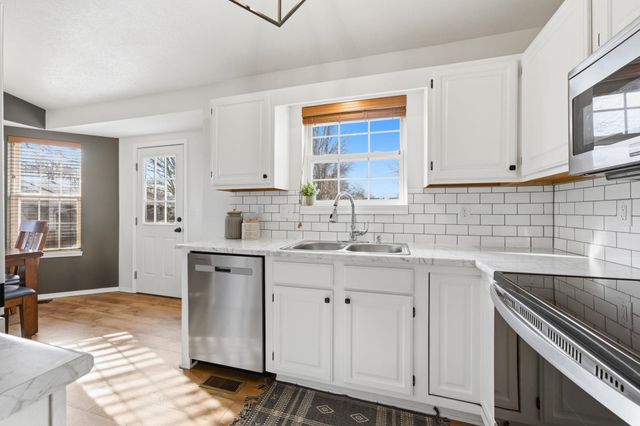 10805 W 11th St N, Wichita, KS 67212