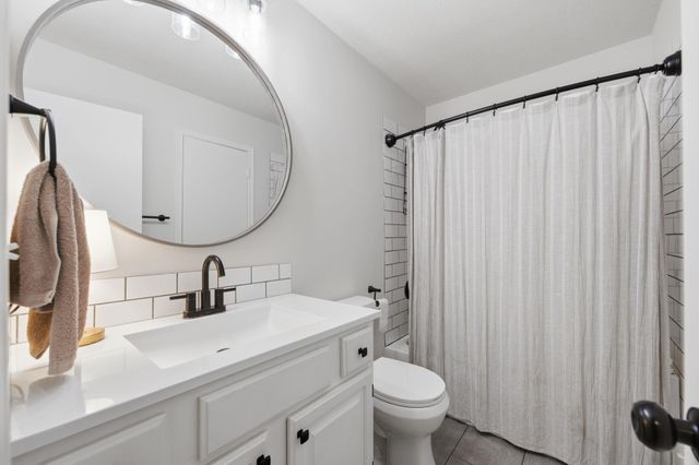 10805 W 11th St N, Wichita, KS 67212