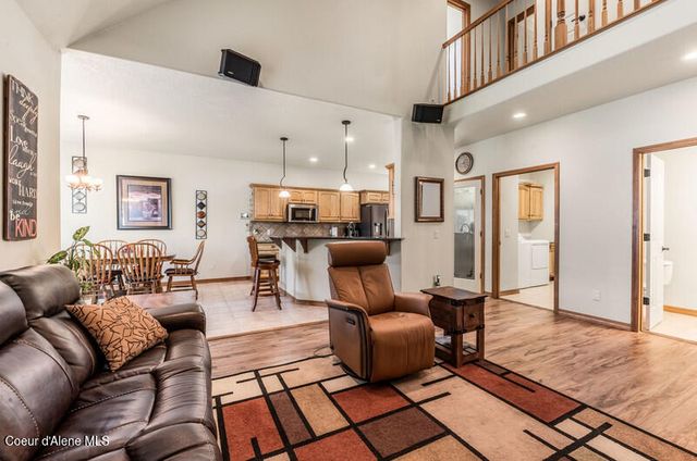 2518 W Berkley LN, Hayden, ID 83835