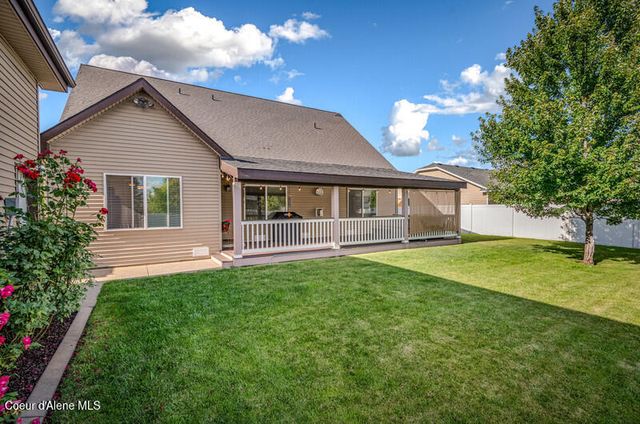 2518 W Berkley LN, Hayden, ID 83835