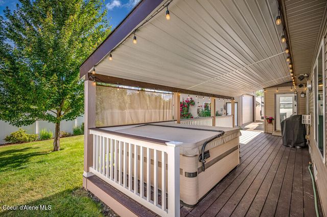 2518 W Berkley LN, Hayden, ID 83835