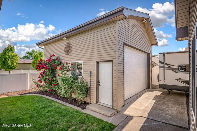2518 W Berkley LN, Hayden, ID 83835