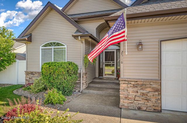 2518 W Berkley LN, Hayden, ID 83835