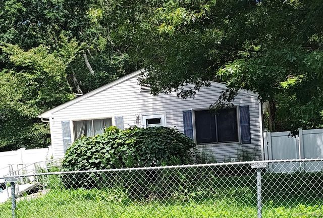 83 Norfleet Lane, Coram, NY 11727