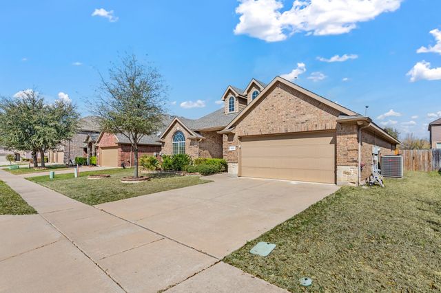 409 Stampede Court, Fort Worth, TX 76131