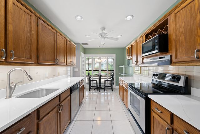 3018 Lakeshore Drive, Deerfield Beach, FL 33442