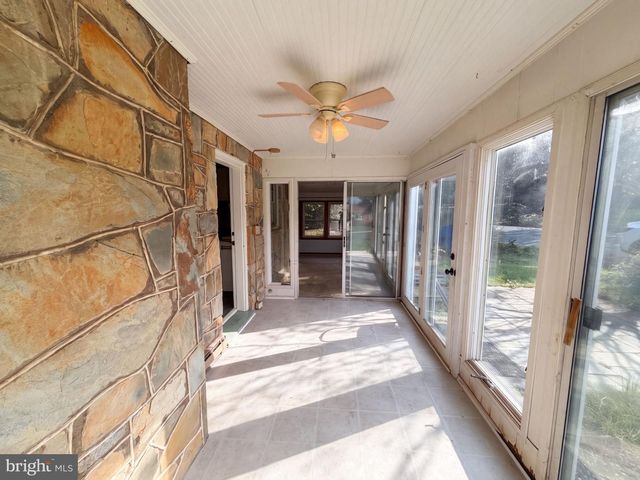 38 S MARSHALL ST, Front Royal, VA 22630