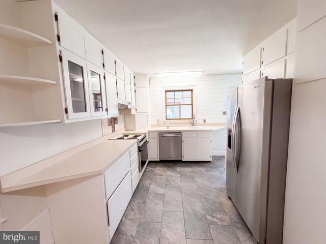 38 S MARSHALL ST, Front Royal, VA 22630