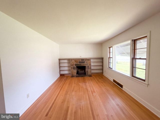 38 S MARSHALL ST, Front Royal, VA 22630