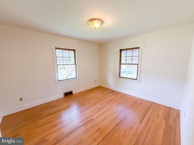 38 S MARSHALL ST, Front Royal, VA 22630
