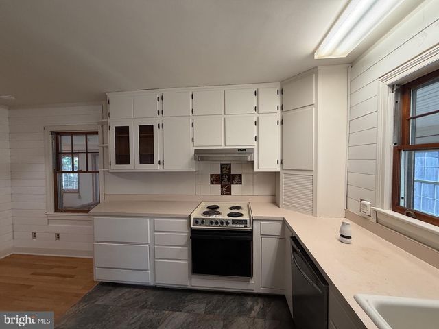 38 S MARSHALL ST, Front Royal, VA 22630
