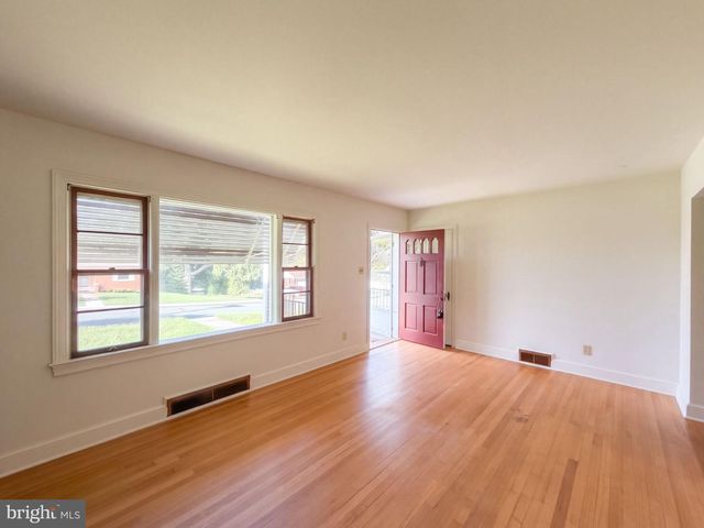 38 S MARSHALL ST, Front Royal, VA 22630