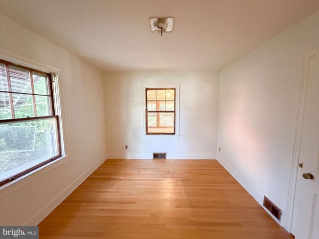 38 S MARSHALL ST, Front Royal, VA 22630