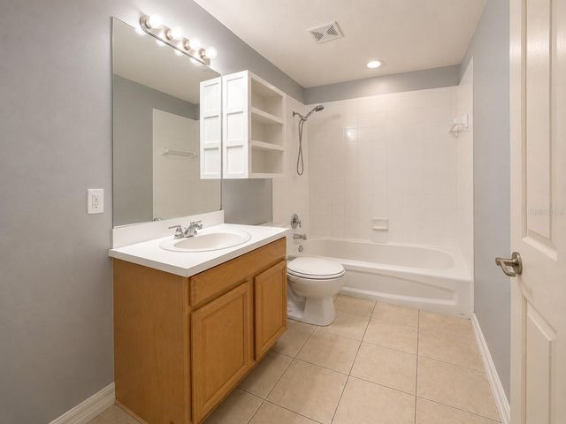 215 CAPE HARBOUR LOOP 103, Bradenton, FL 34212