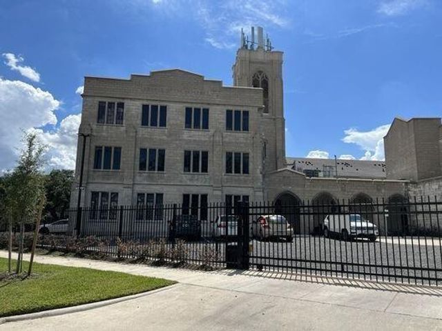 4411 Dallas Street 30, Houston, TX 77023