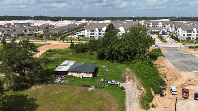 606 W Powell Street, Willis, TX 77378