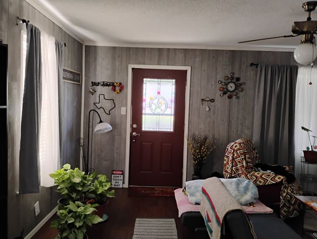 704 E 9th Street, Kemp, TX 75143