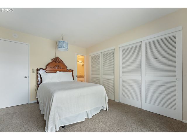 198 N HAYDEN BAY Dr, Portland, OR 97217