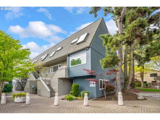 198 N HAYDEN BAY Dr, Portland, OR 97217