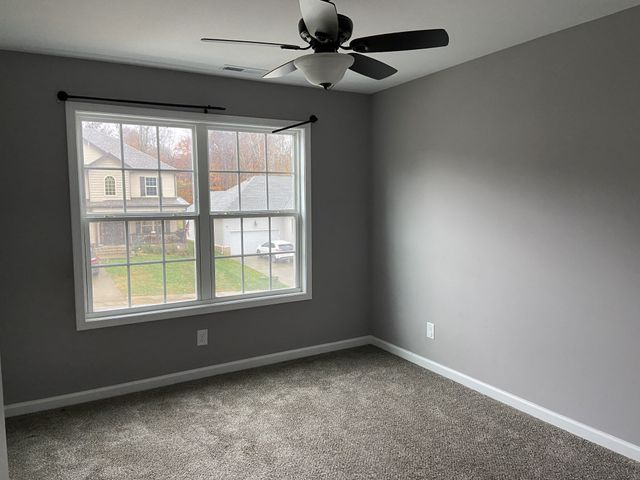 375 Barry Dr, Clarksville, TN 37040