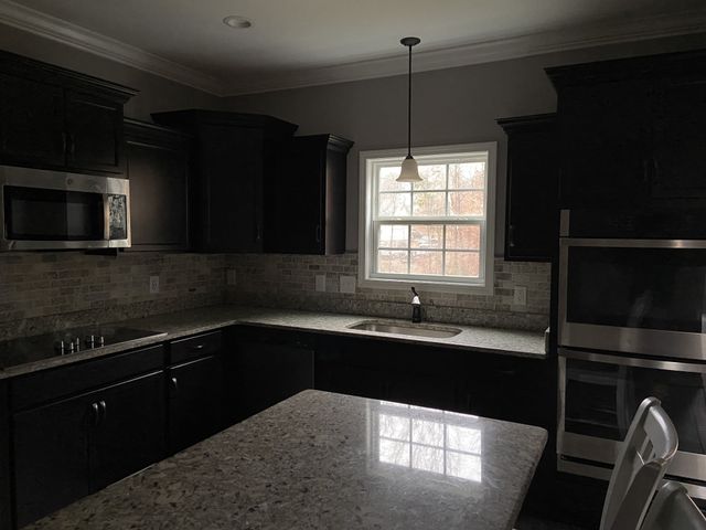 375 Barry Dr, Clarksville, TN 37040