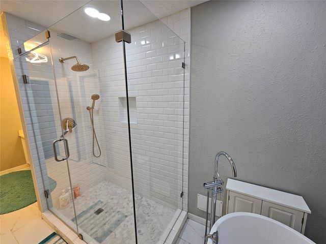 14822 Cedar Point Drive, Houston, TX 77070