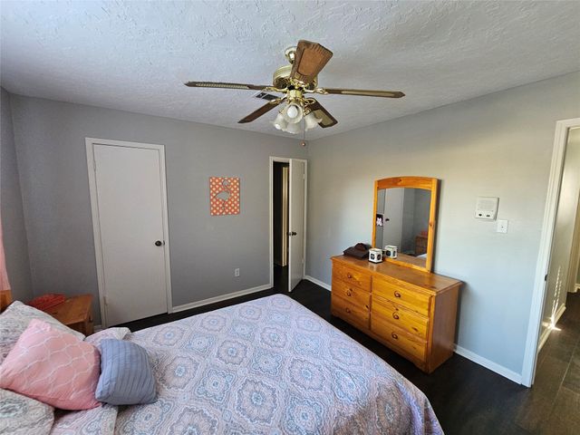 14822 Cedar Point Drive, Houston, TX 77070