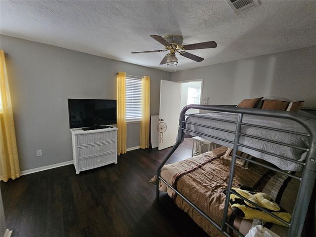 14822 Cedar Point Drive, Houston, TX 77070