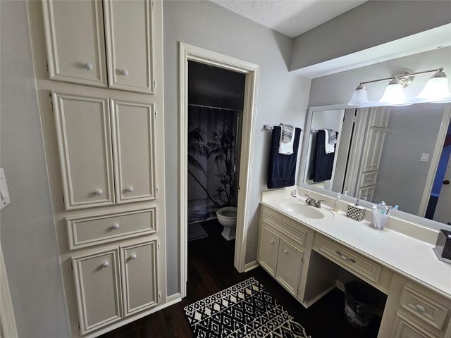 14822 Cedar Point Drive, Houston, TX 77070