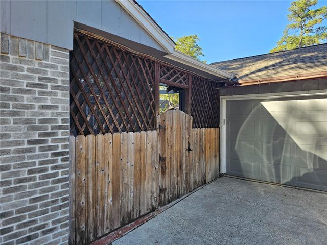 14822 Cedar Point Drive, Houston, TX 77070