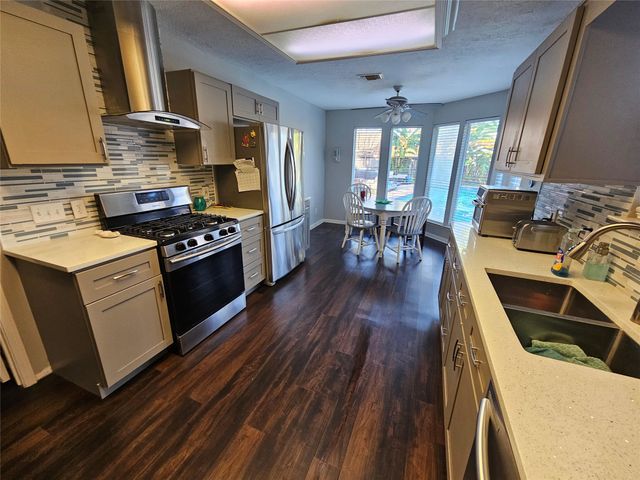 14822 Cedar Point Drive, Houston, TX 77070