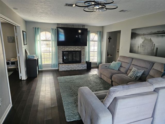 14822 Cedar Point Drive, Houston, TX 77070