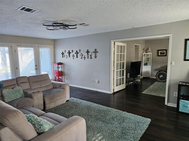 14822 Cedar Point Drive, Houston, TX 77070