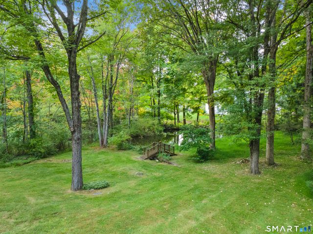 152 Head Of Meadow Road, Newtown, CT 06470